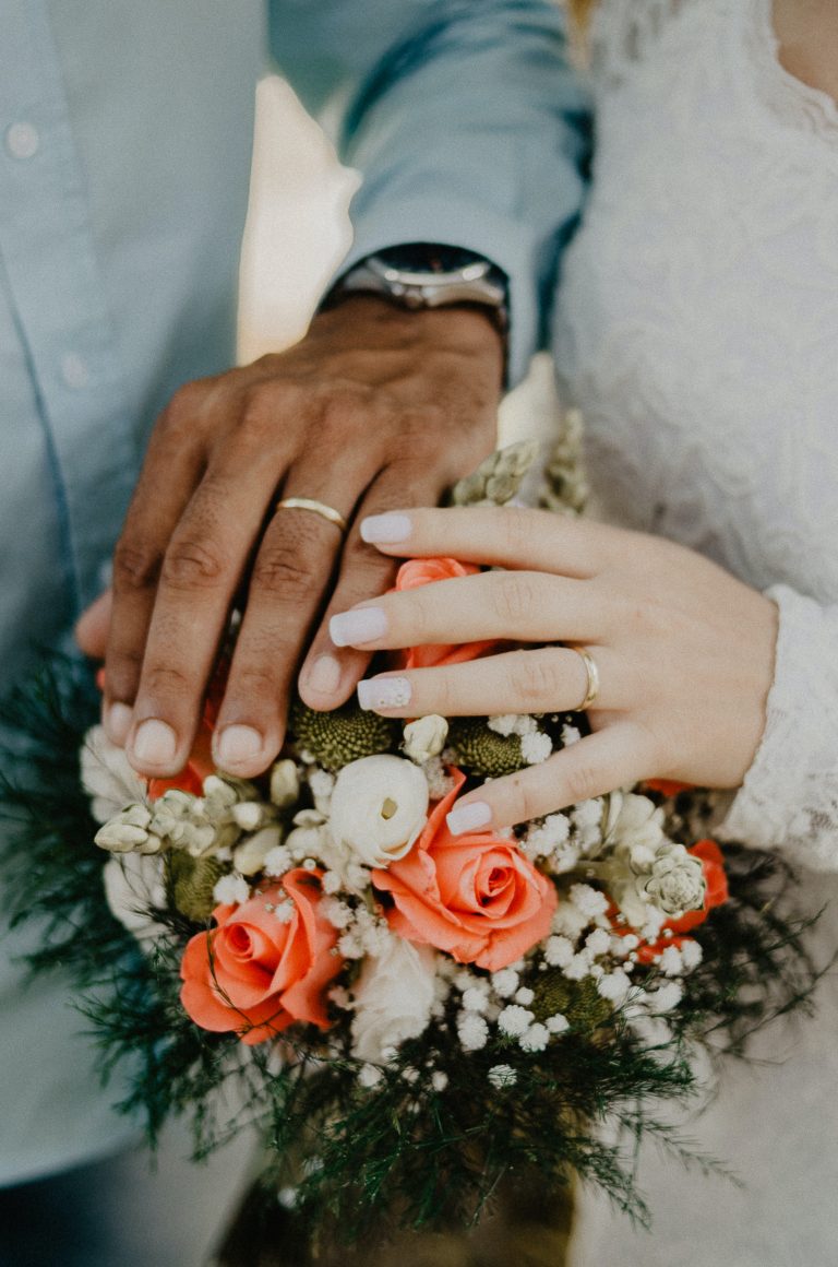 7 affordable wedding gifts for the wedding season - NepaliPage